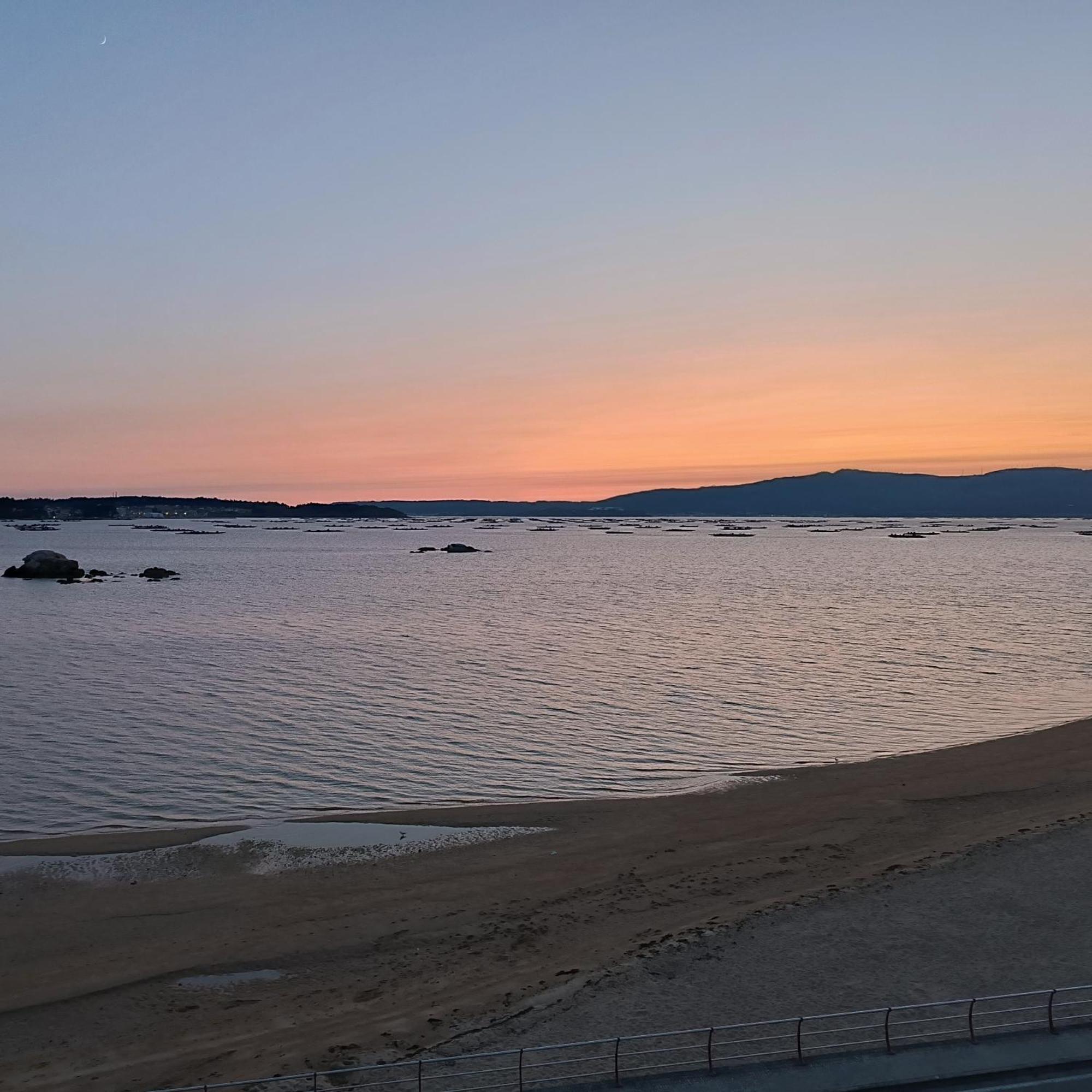 דירות וילאנואבה דה ארוסה Mirador Mar De Castelao, 1ª Linea De Playa Urbana מראה חיצוני תמונה